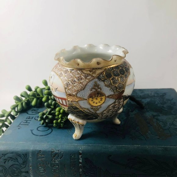 Vtg Japanese Bowl Translucent Gilded Moriage Porcelain Ruffled 3 and a half inch - Picture 9 of 9
